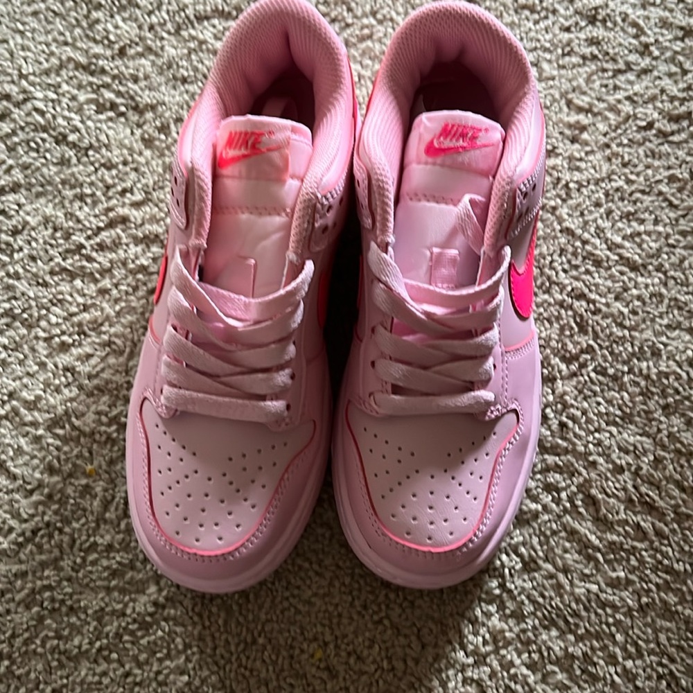Nike,dunk lows GS Triple pink